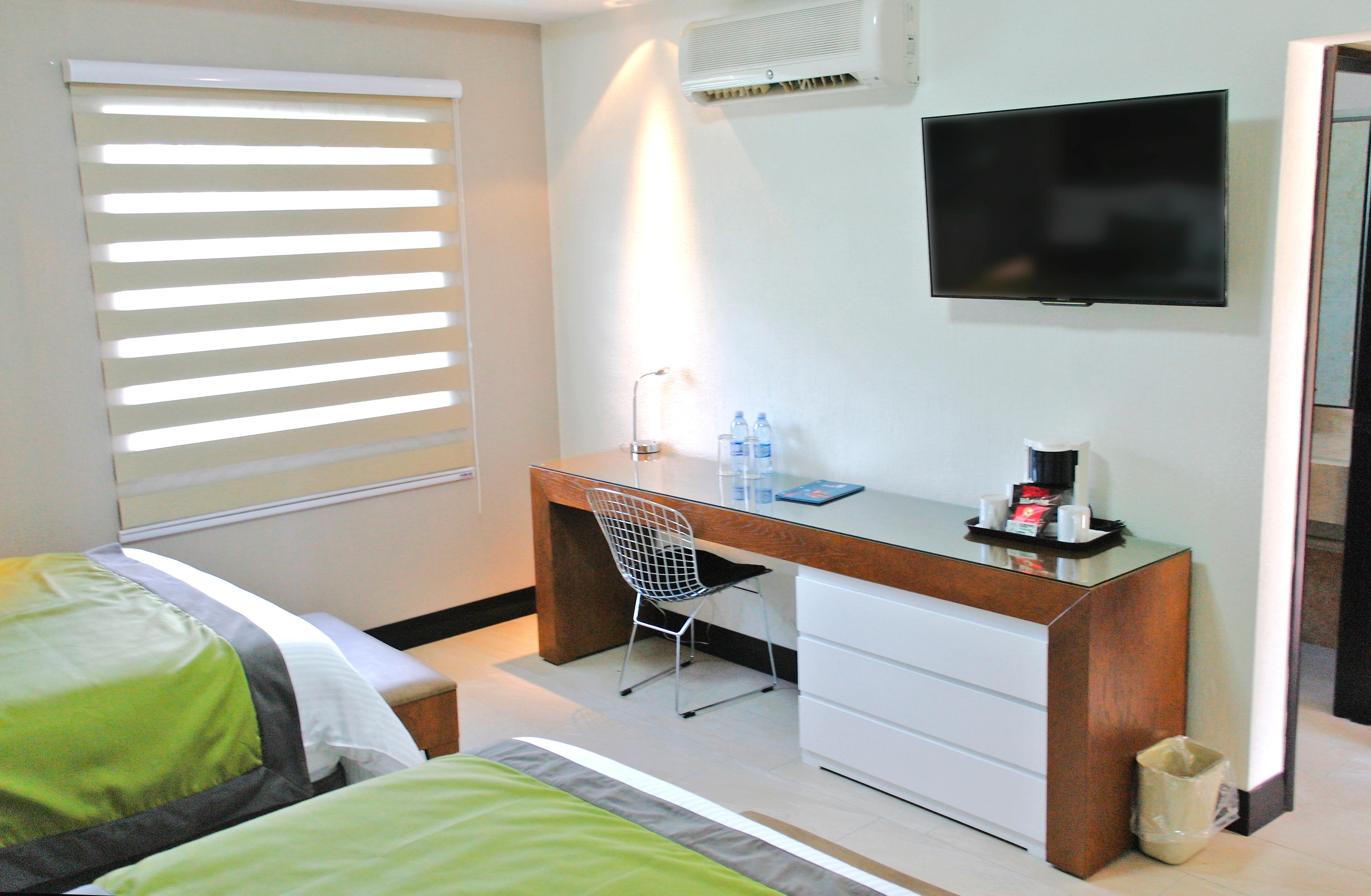 Aurea Hotel And Suites Запопан Екстериор снимка