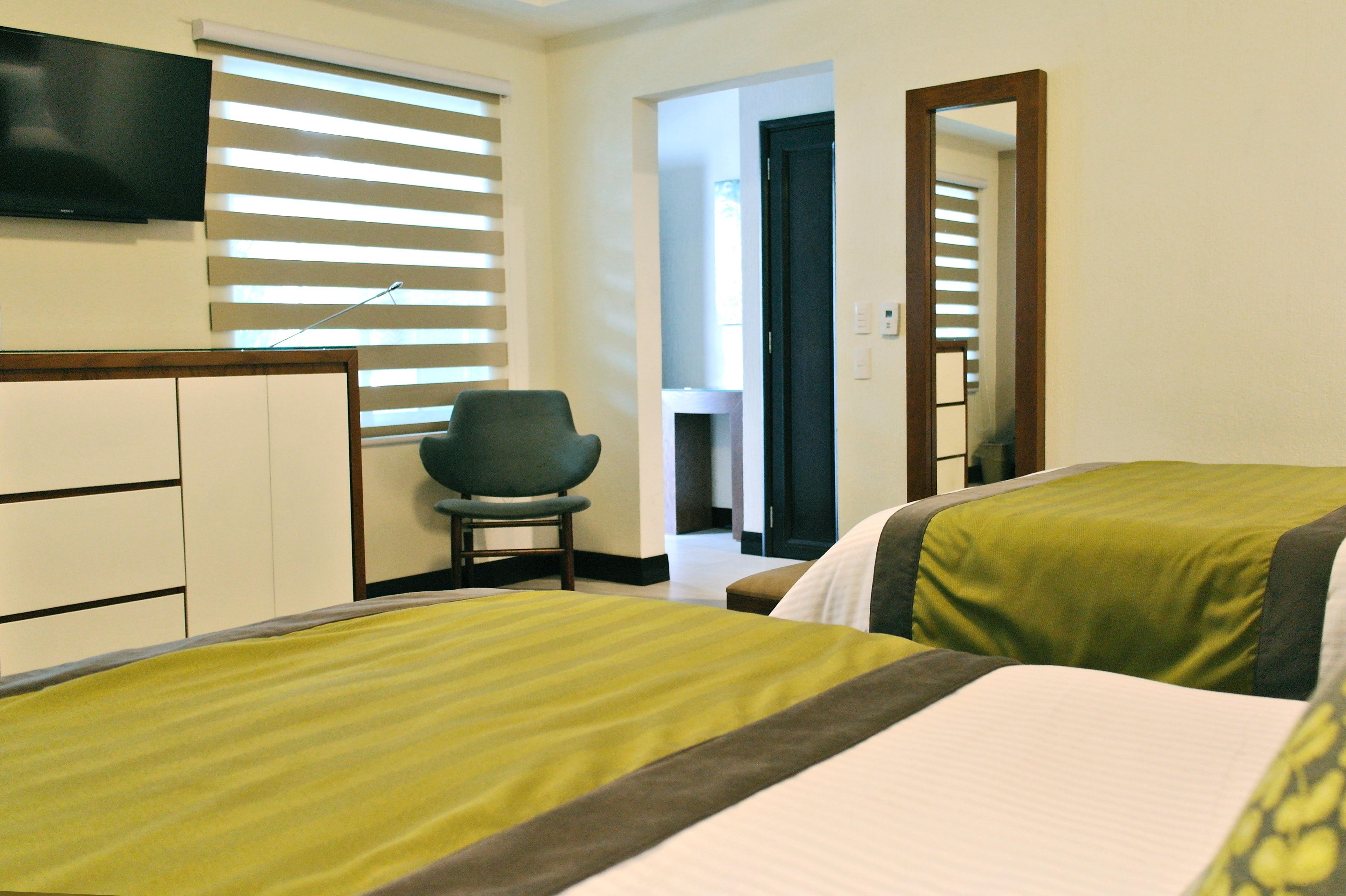 Aurea Hotel And Suites Запопан Екстериор снимка